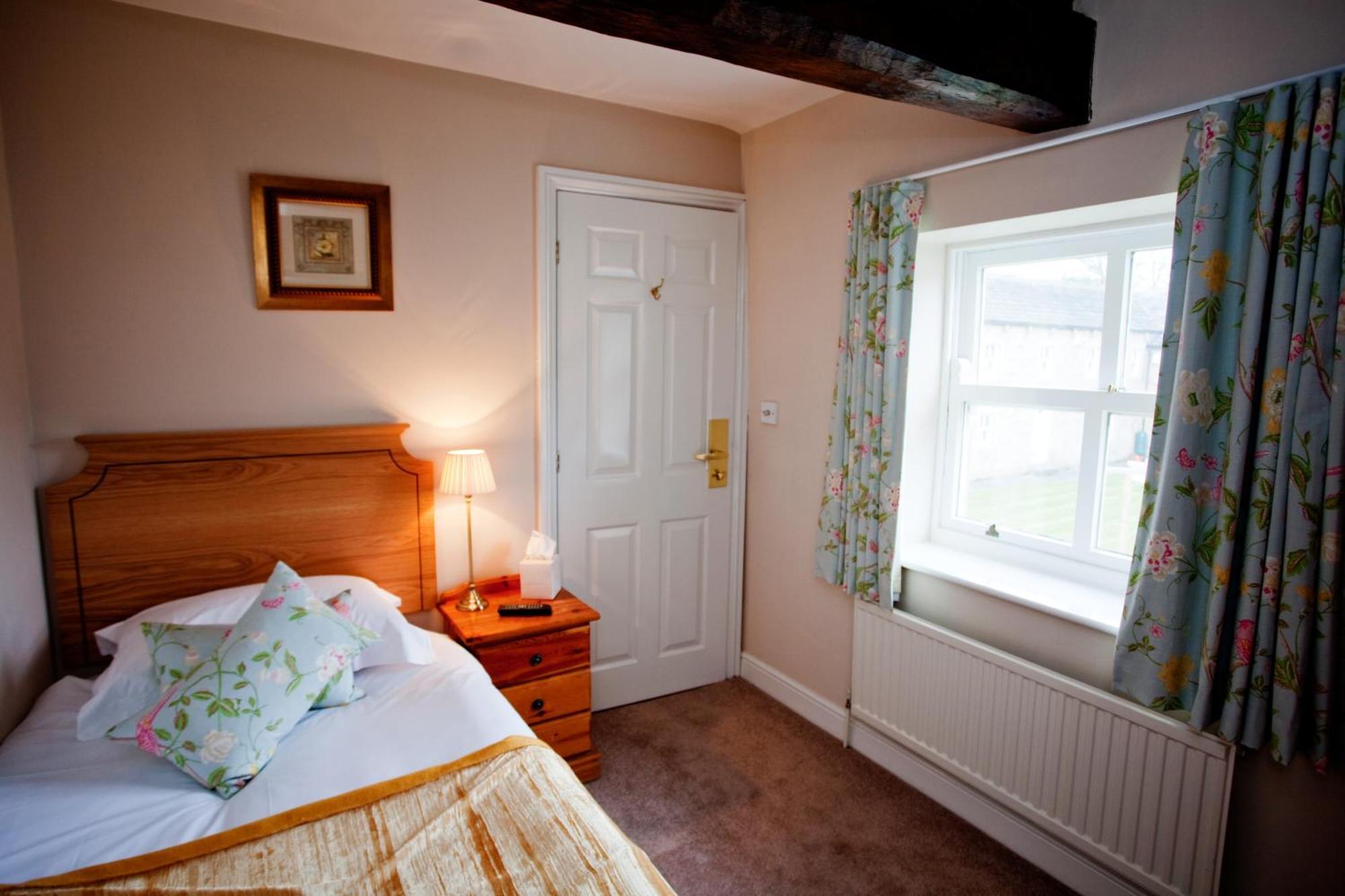 Hotel Waterton Park 4*