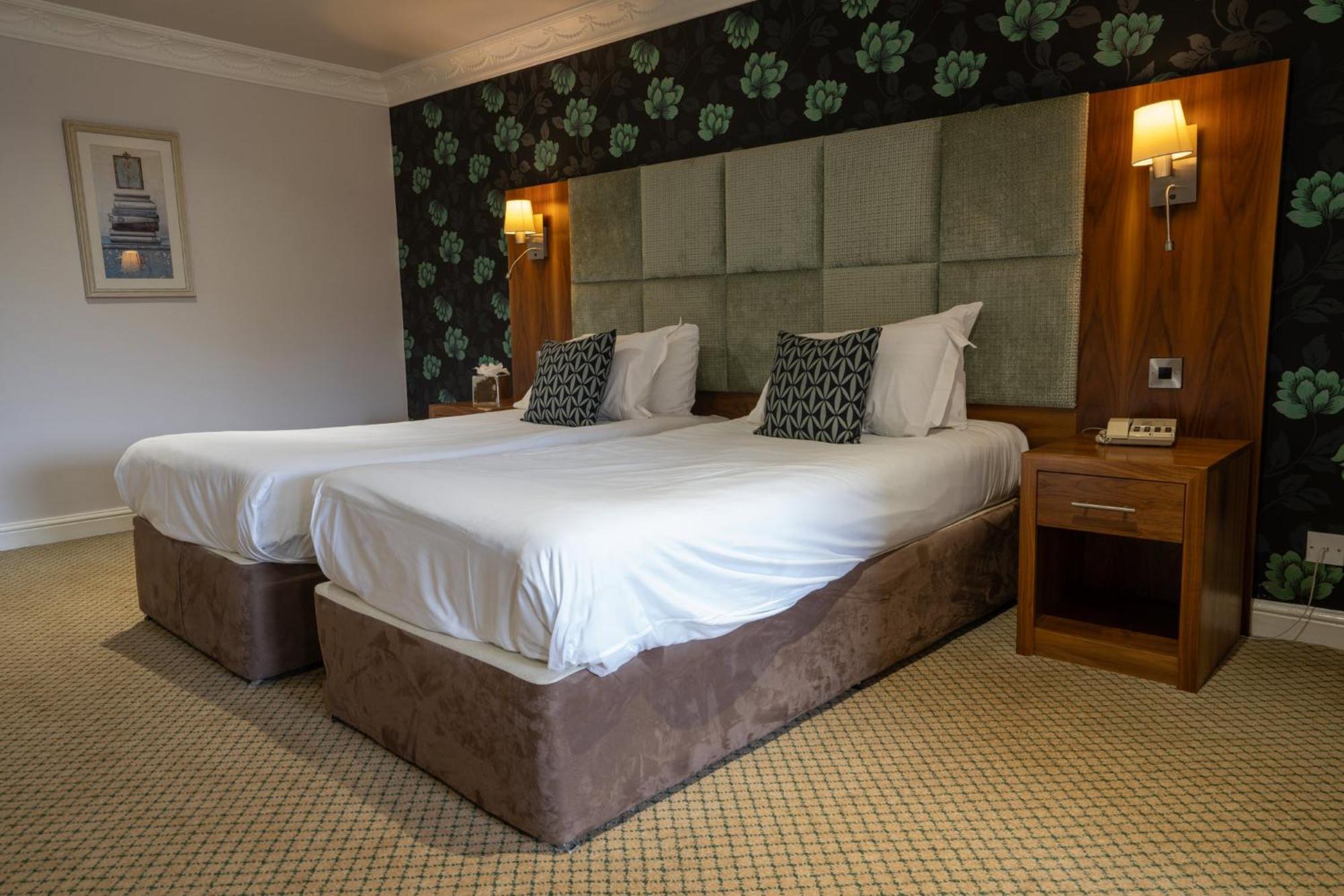 Hotel Waterton Park 4*